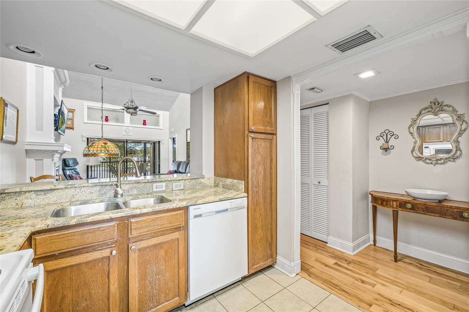 EAST LAKE WOODLANDS WOODLAKE RUN - Residential