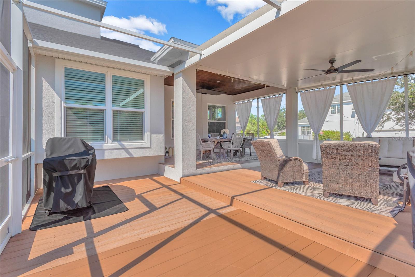 PORT TAMPA COMMUNITIES SUB - Residential Lease