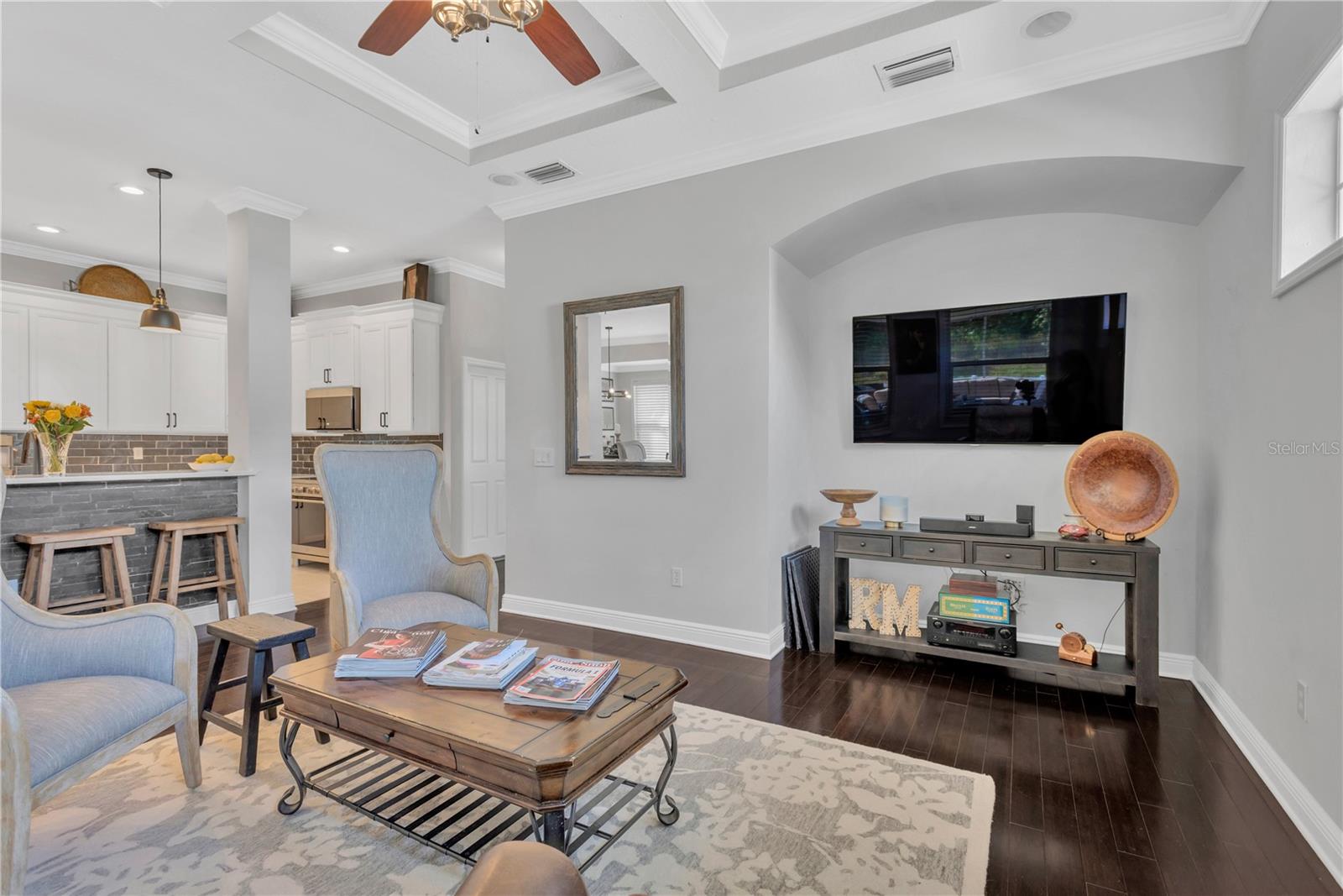 PORT TAMPA COMMUNITIES SUB - Residential Lease