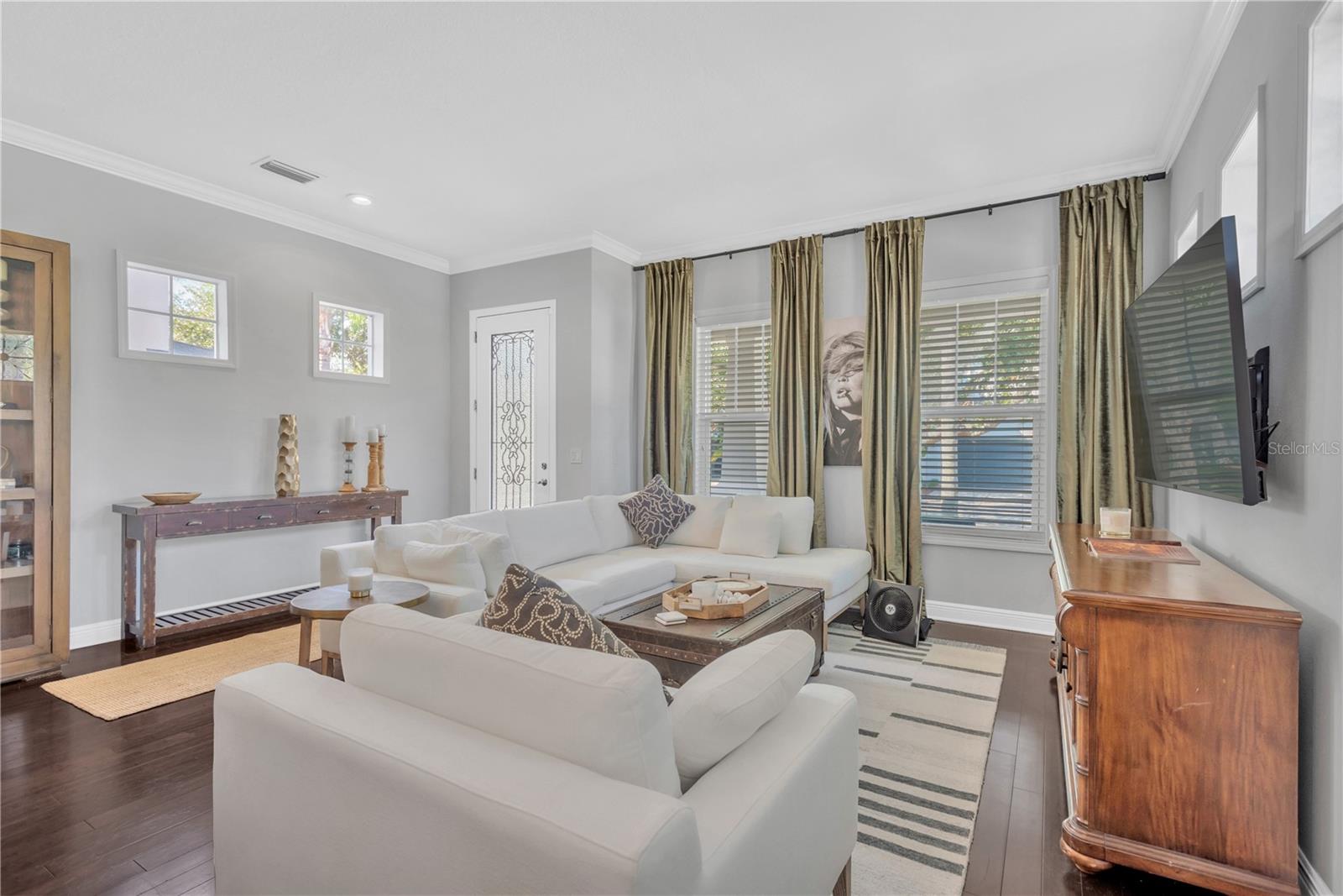 PORT TAMPA COMMUNITIES SUB - Residential Lease