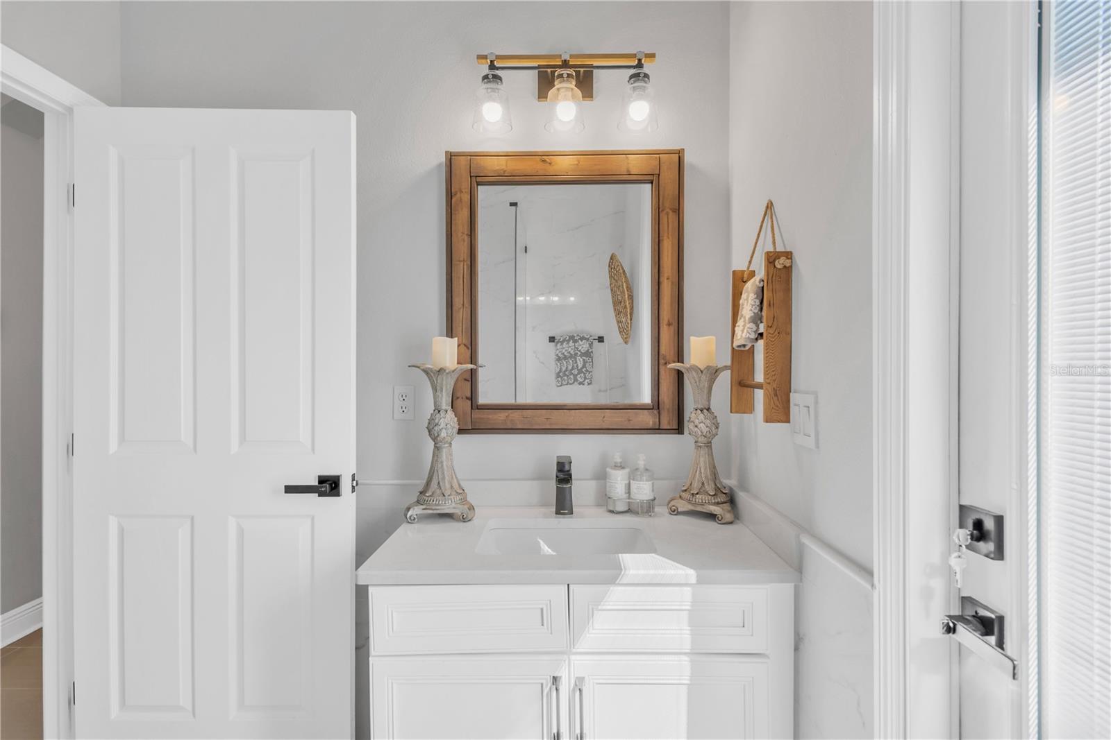 PORT TAMPA COMMUNITIES SUB - Residential Lease