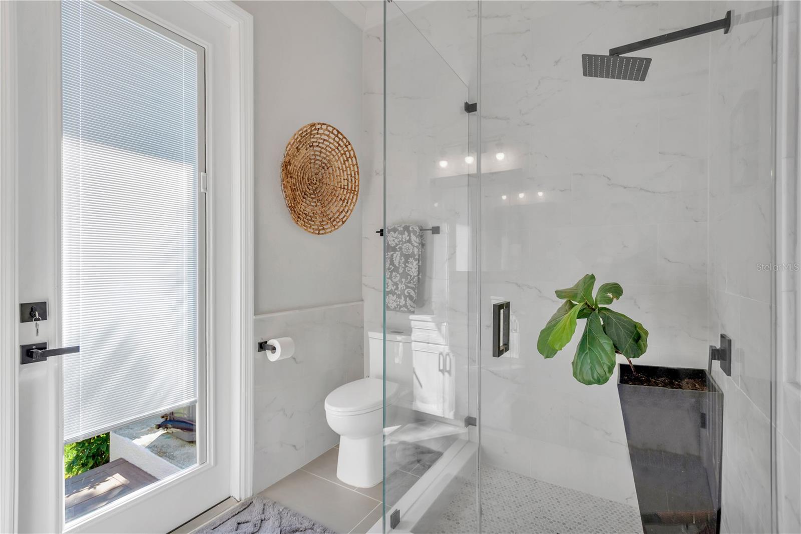 PORT TAMPA COMMUNITIES SUB - Residential Lease