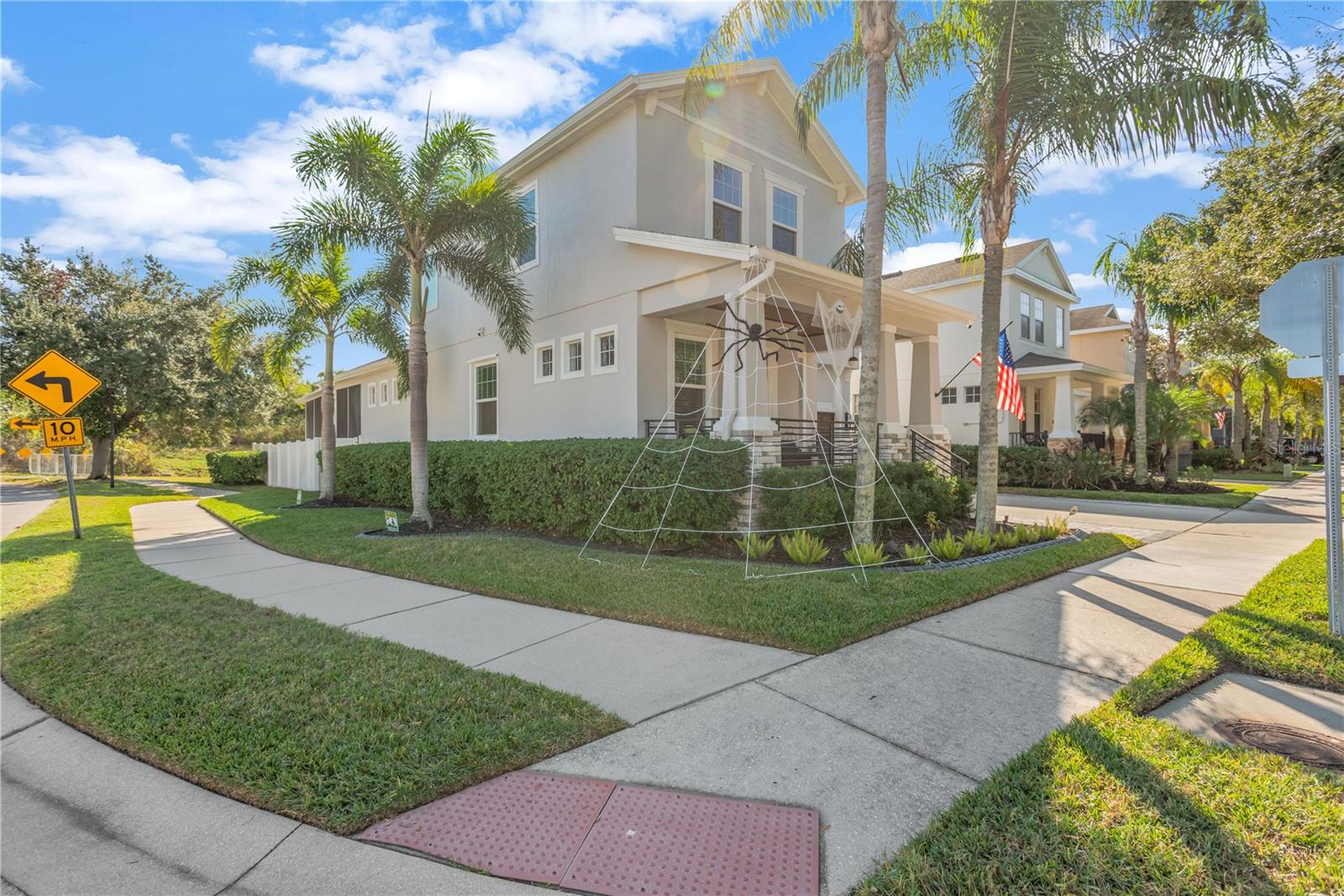 PORT TAMPA COMMUNITIES SUB - Residential Lease