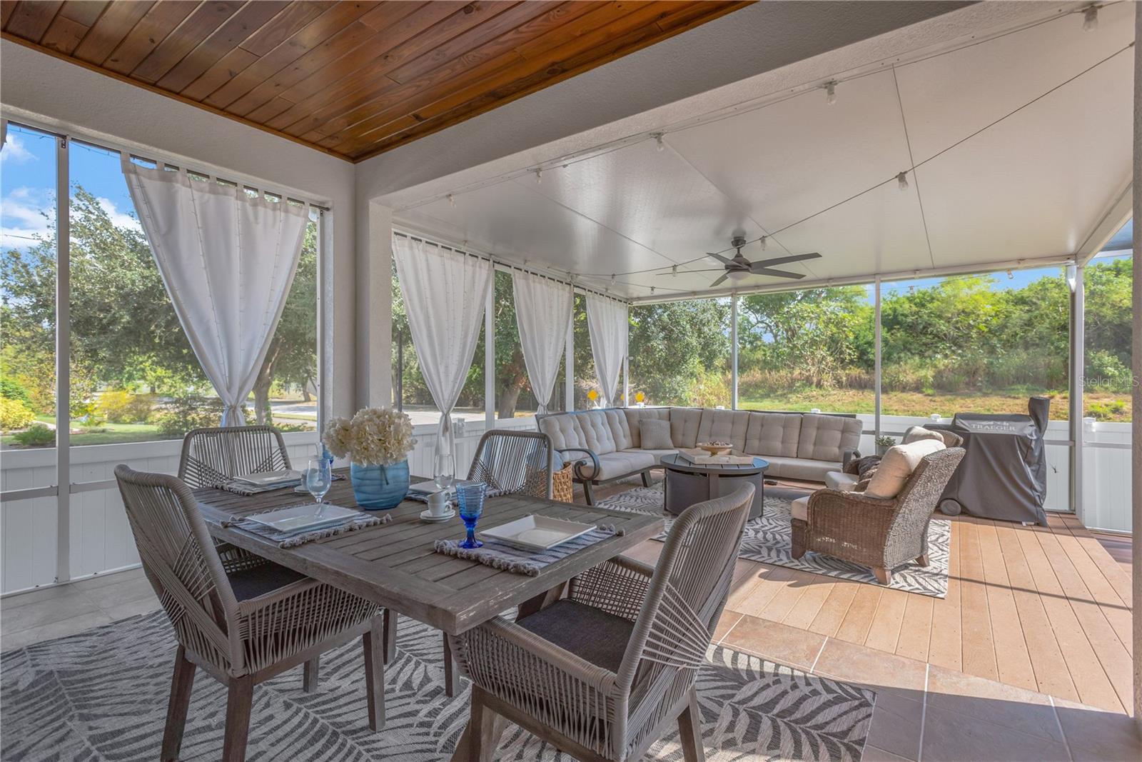 PORT TAMPA COMMUNITIES SUB - Residential Lease