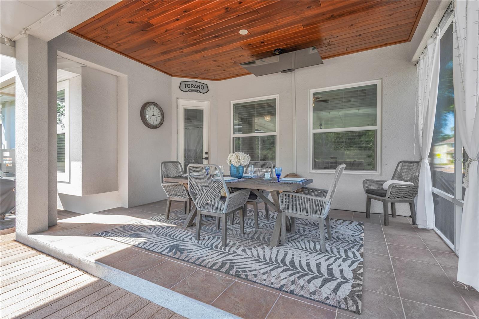 PORT TAMPA COMMUNITIES SUB - Residential Lease