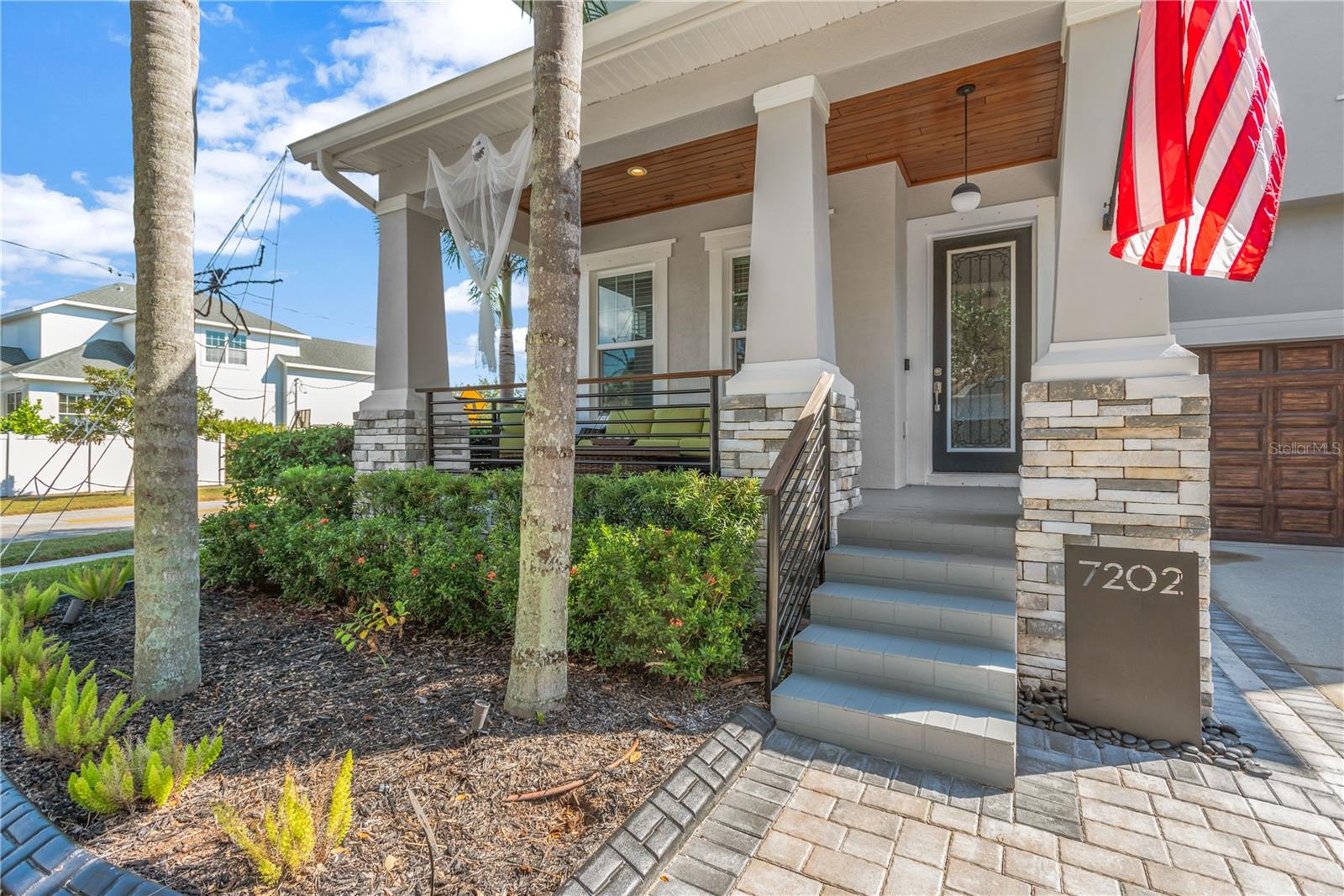 PORT TAMPA COMMUNITIES SUB - Residential Lease