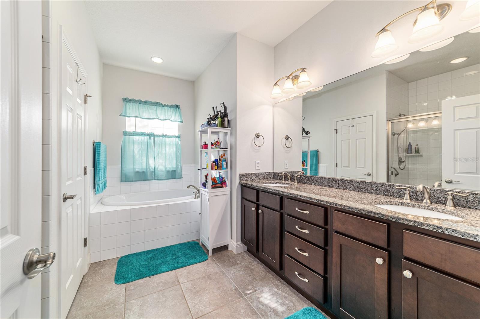 SUMMERCREST - Residential