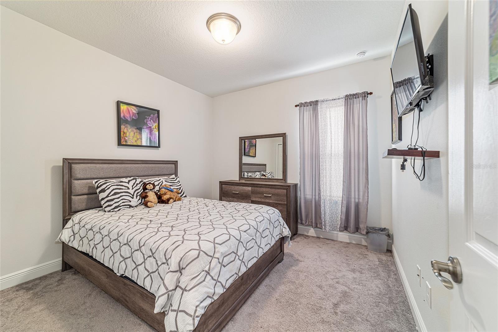 SUMMERCREST - Residential