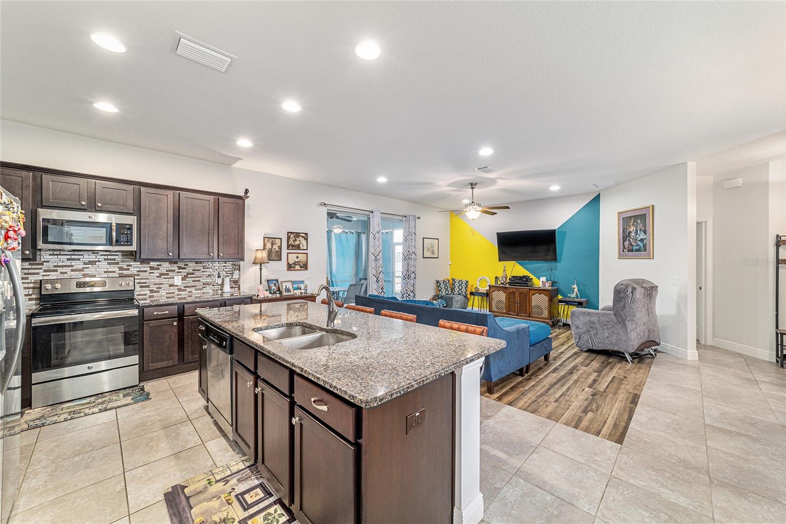 SUMMERCREST - Residential