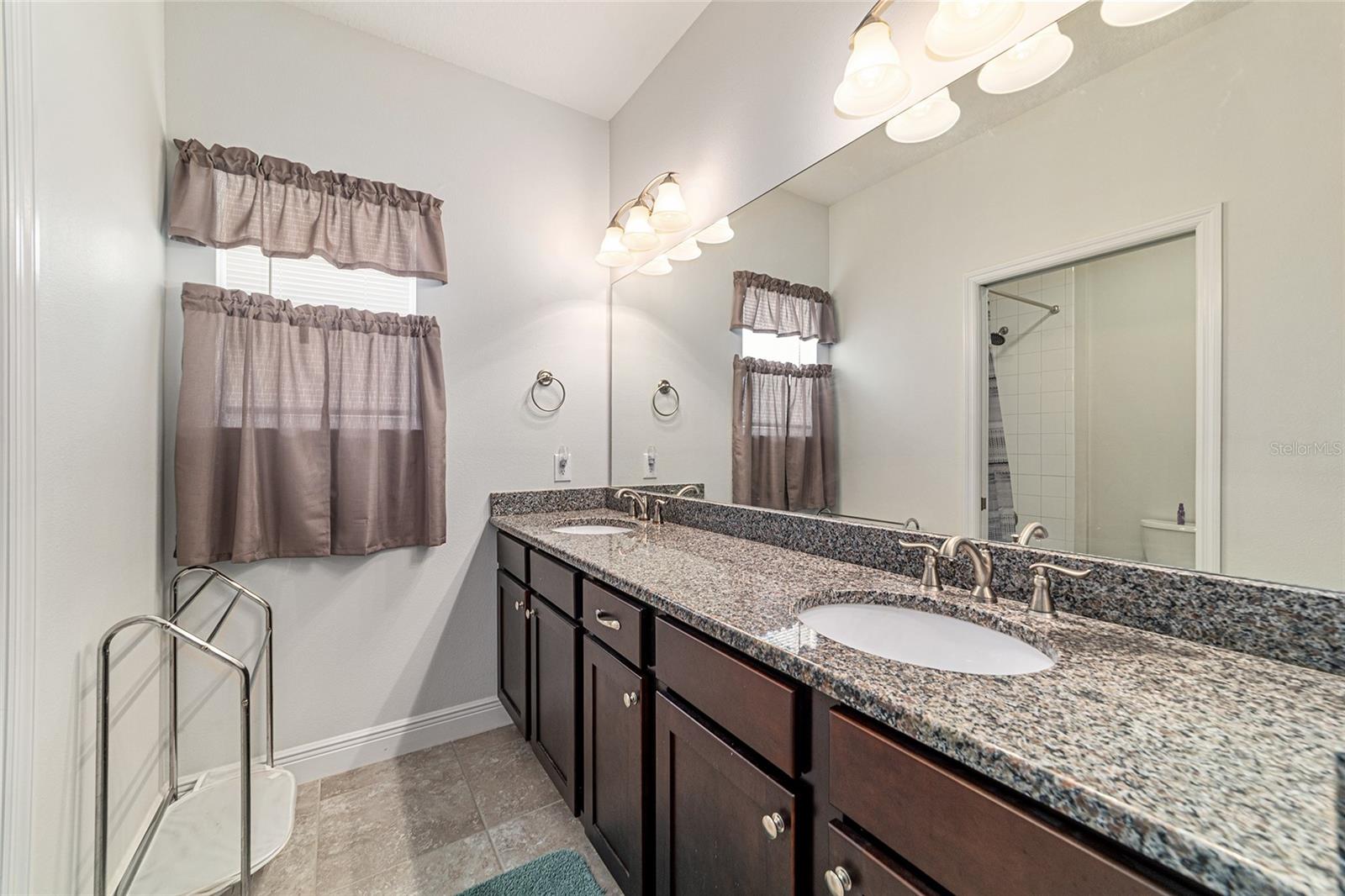 SUMMERCREST - Residential