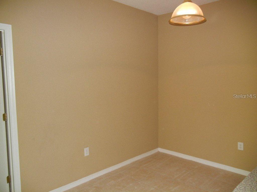 CRESCENT PLACE AT LAKE LOTUS CONDOMINIUM - Residential Lease