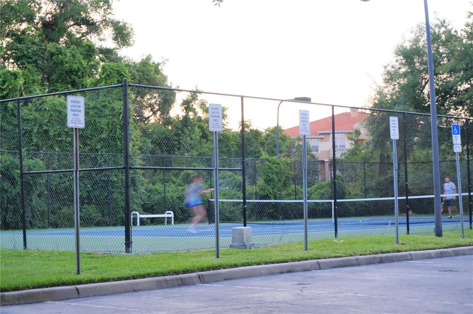 CRESCENT PLACE AT LAKE LOTUS CONDOMINIUM - Residential Lease