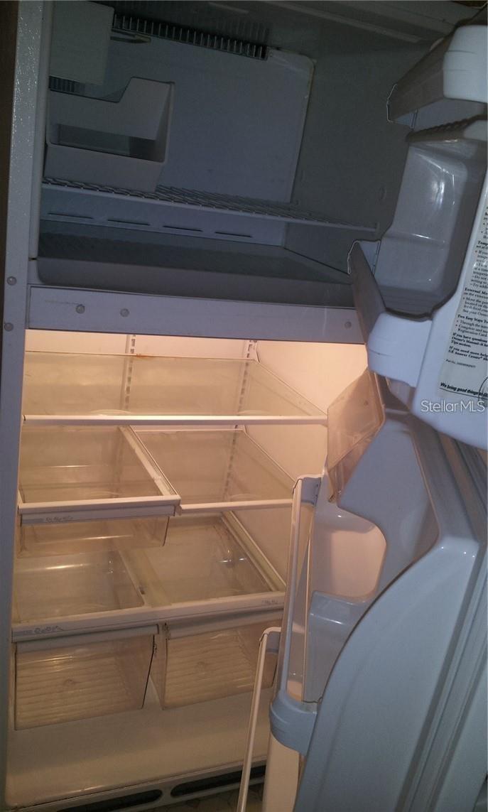 CRESCENT PLACE AT LAKE LOTUS CONDOMINIUM - Residential Lease