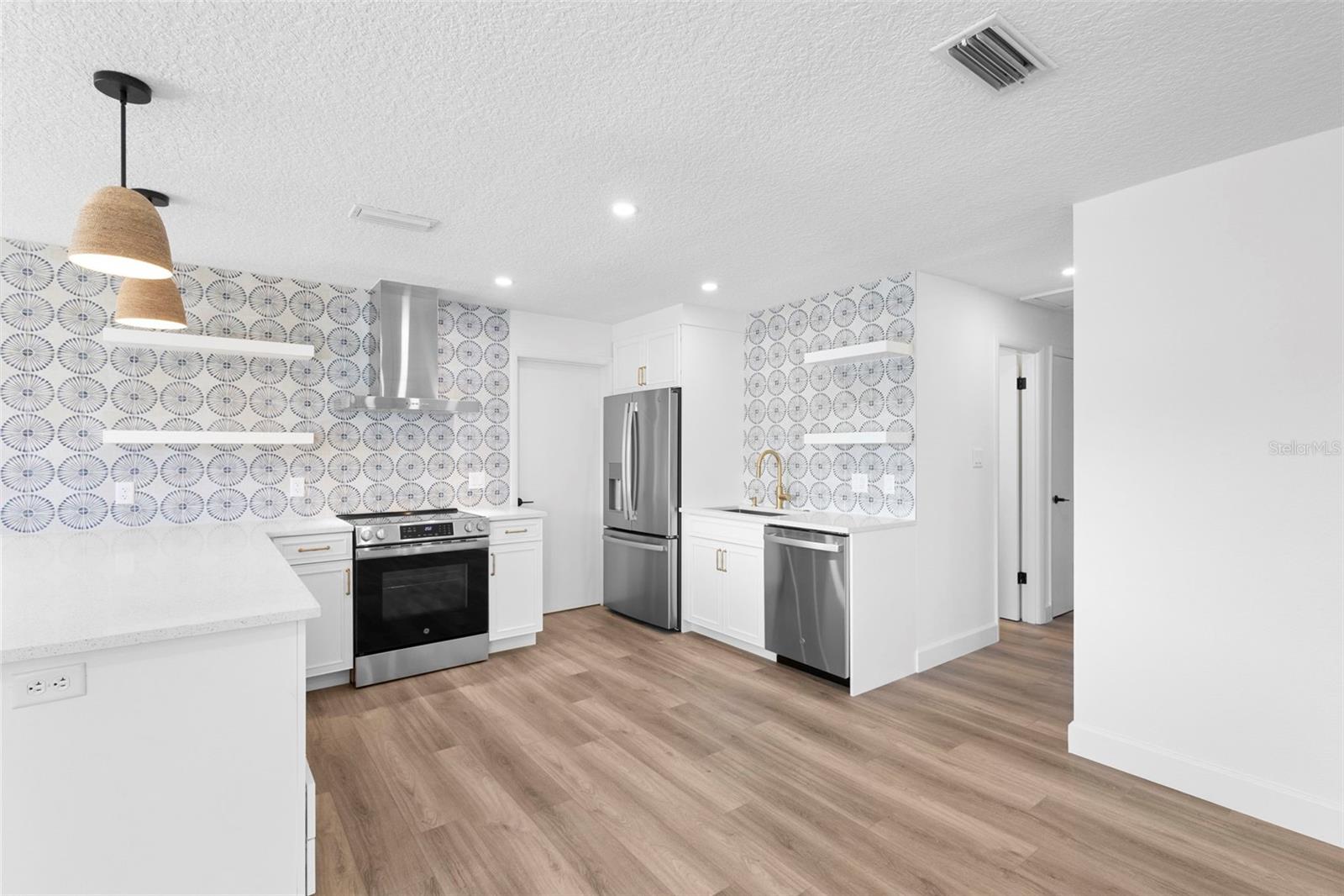 LAKE MANN ESTATES - Residential