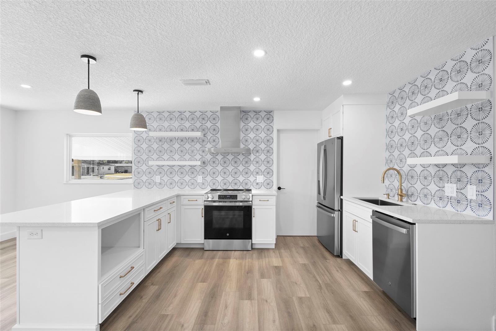 LAKE MANN ESTATES - Residential