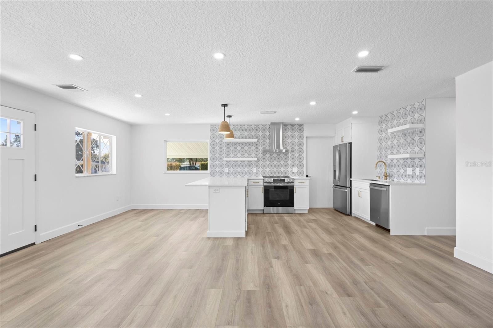 LAKE MANN ESTATES - Residential