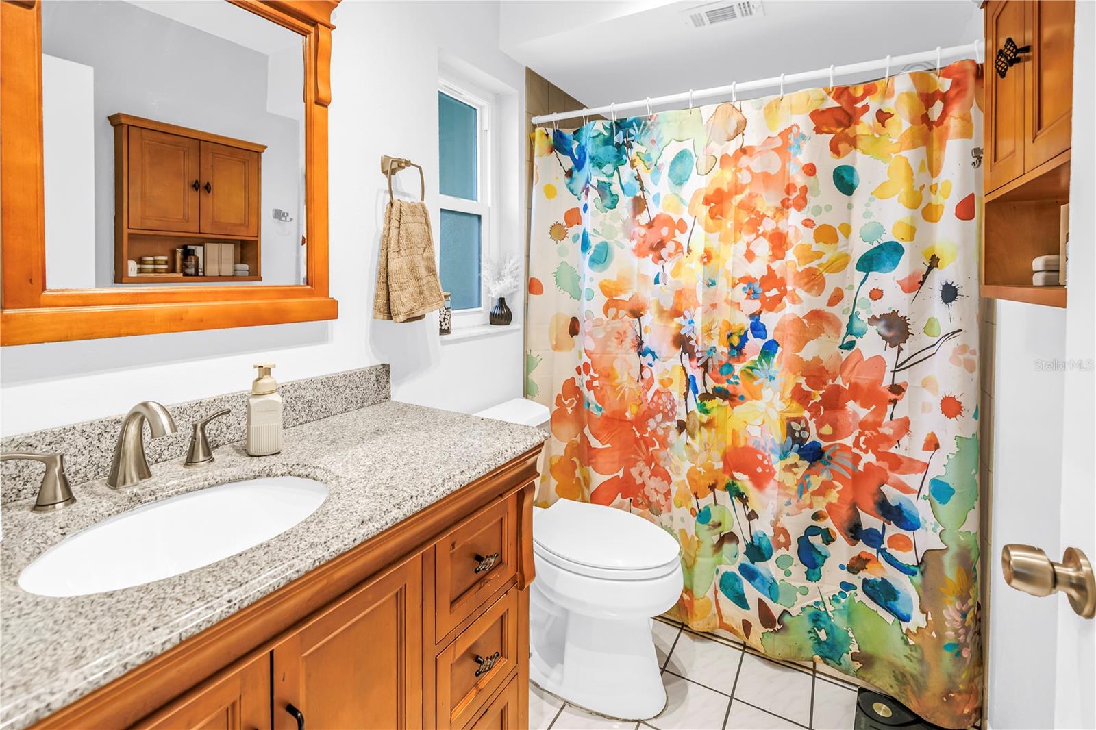 BONNIE BAY COUNTRY CLUB ESTATES PH 6 - Residential