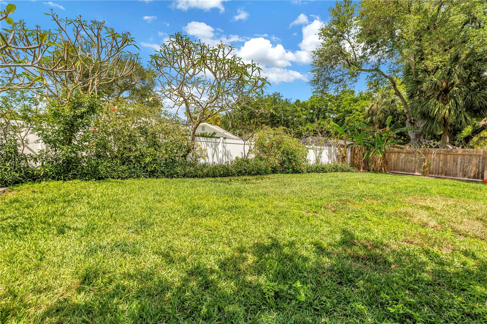 BONNIE BAY COUNTRY CLUB ESTATES PH 6 - Residential