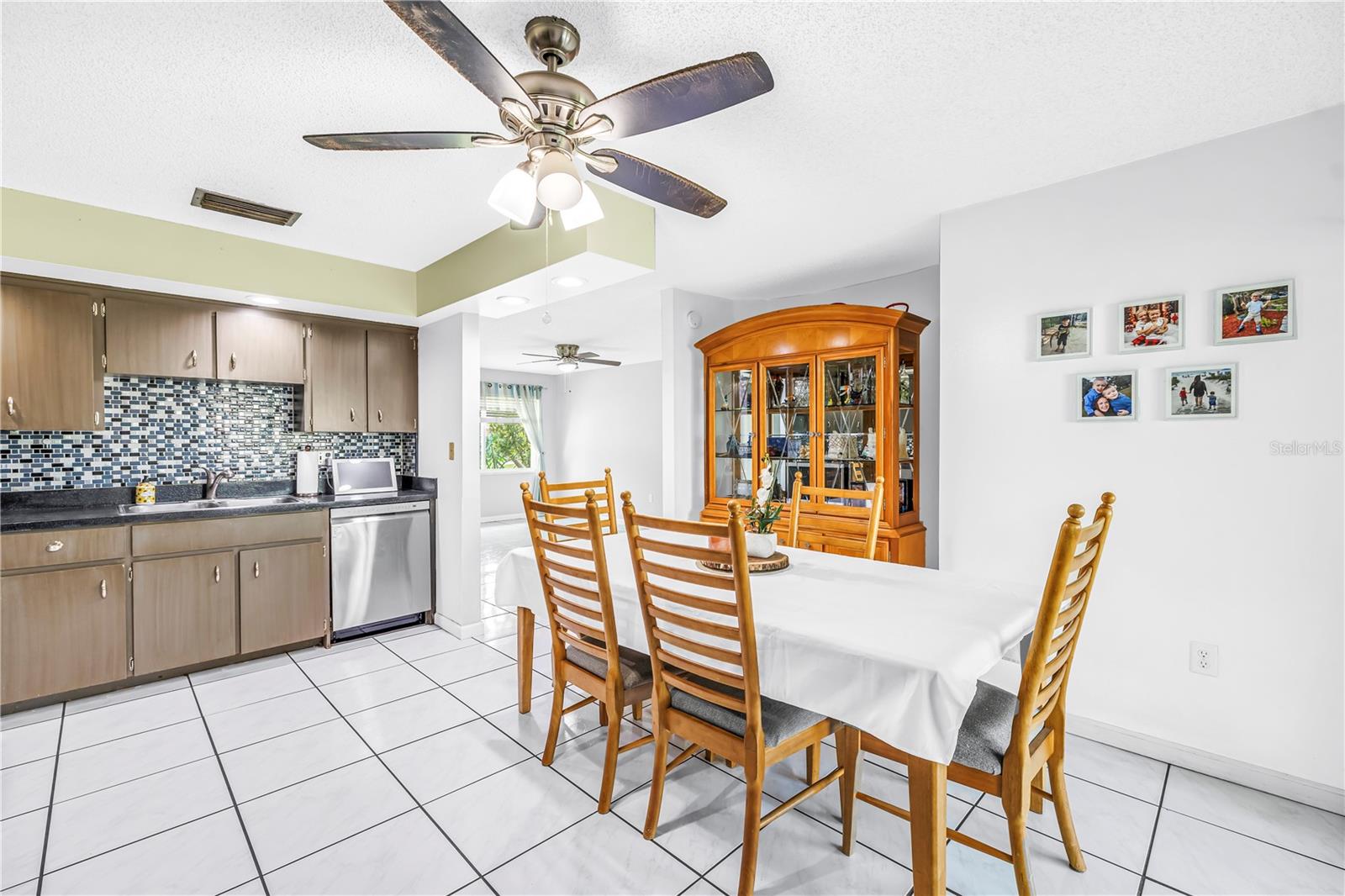 BONNIE BAY COUNTRY CLUB ESTATES PH 6 - Residential