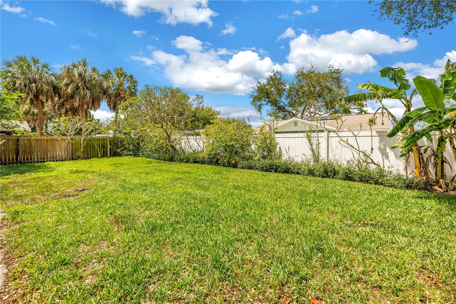 BONNIE BAY COUNTRY CLUB ESTATES PH 6 - Residential