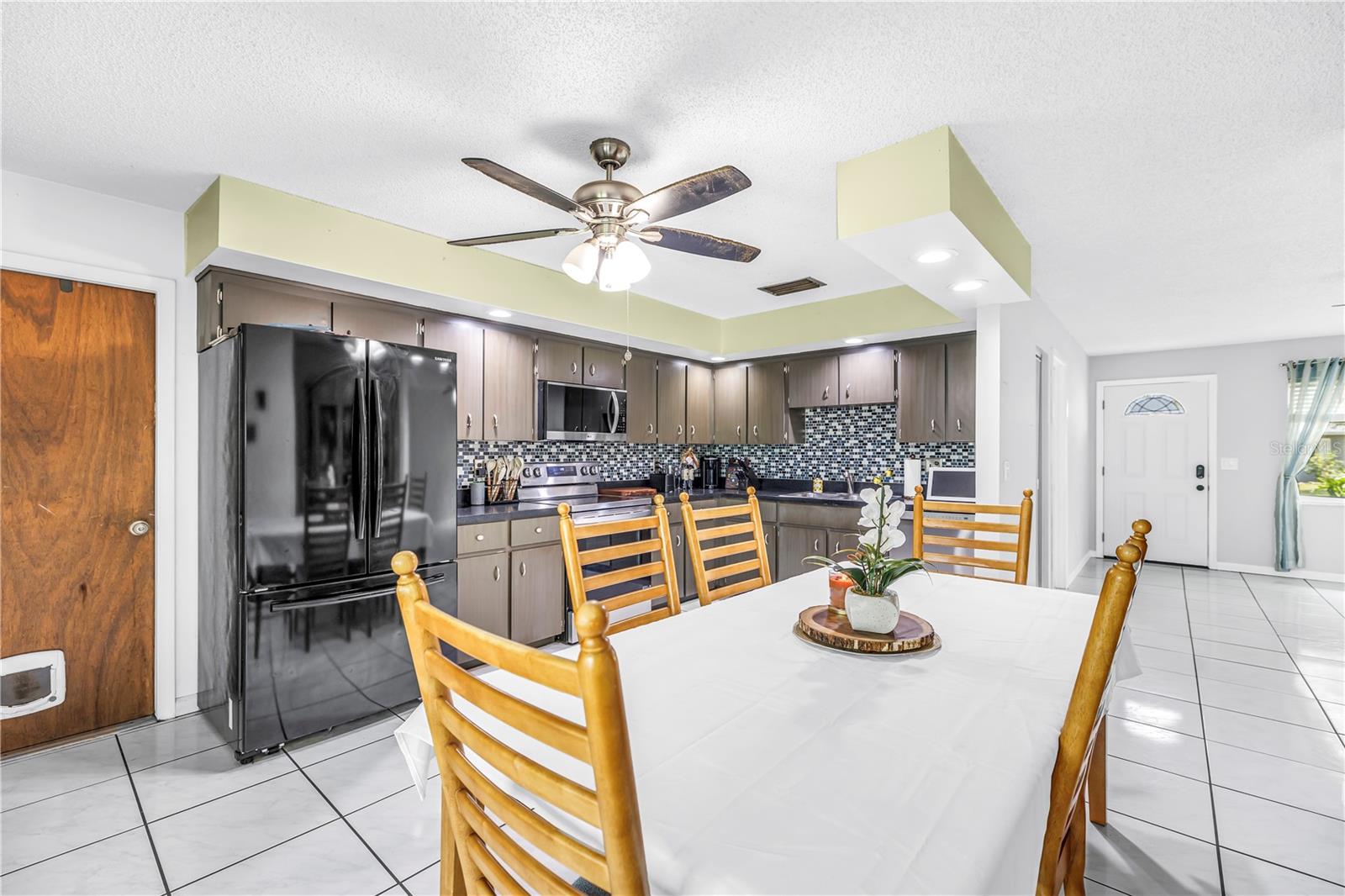 BONNIE BAY COUNTRY CLUB ESTATES PH 6 - Residential