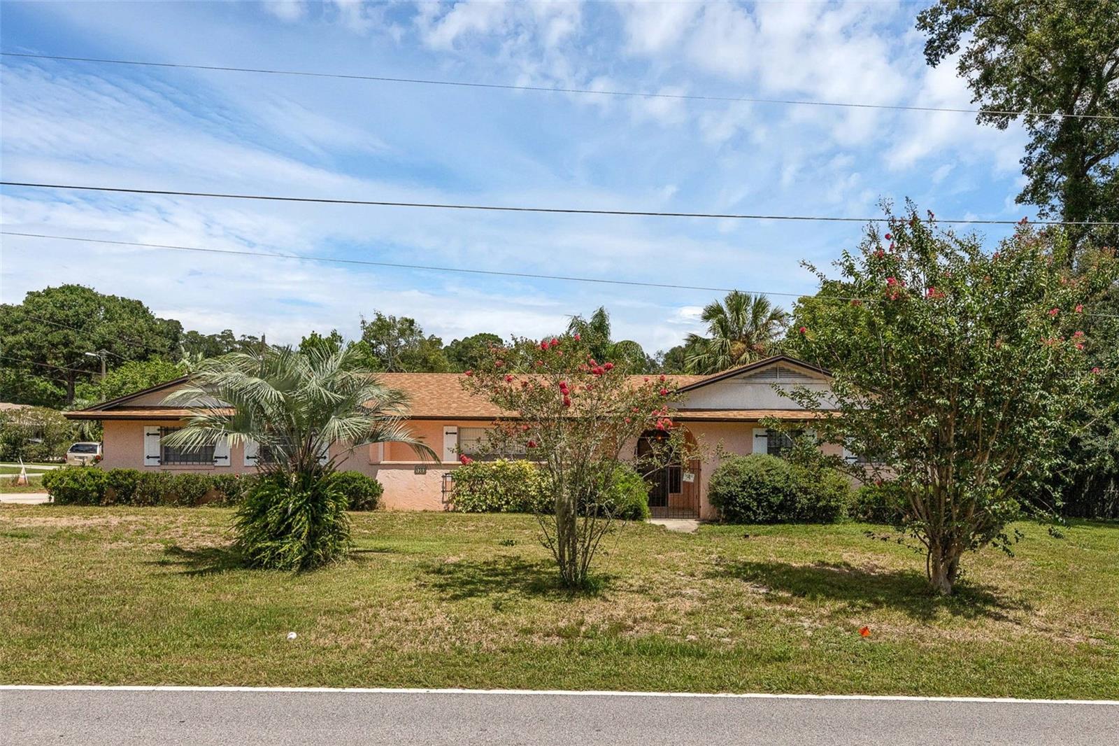 1203 N AMELIA AVENUE