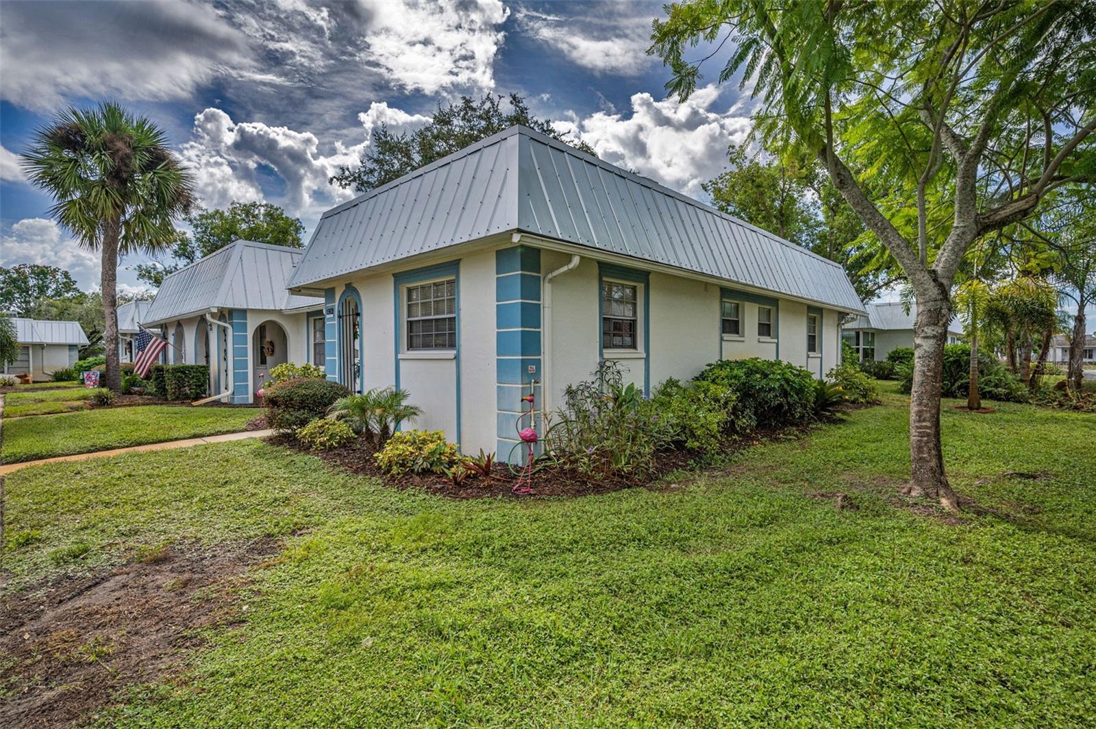 GARDENS OF BEACON SQUARE CONDO - Residential