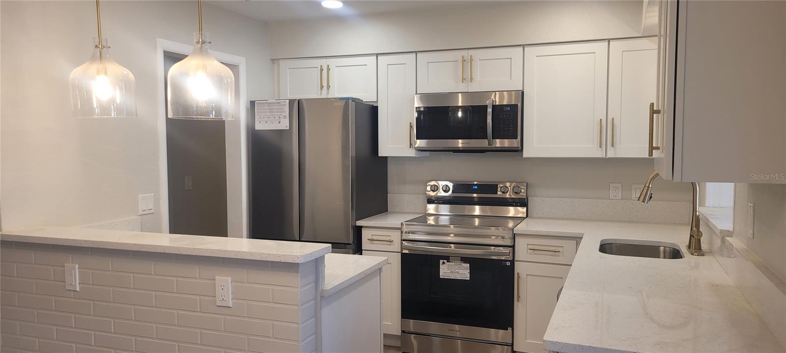 OAKHURST GROVES 1ST ADD - Residential Lease