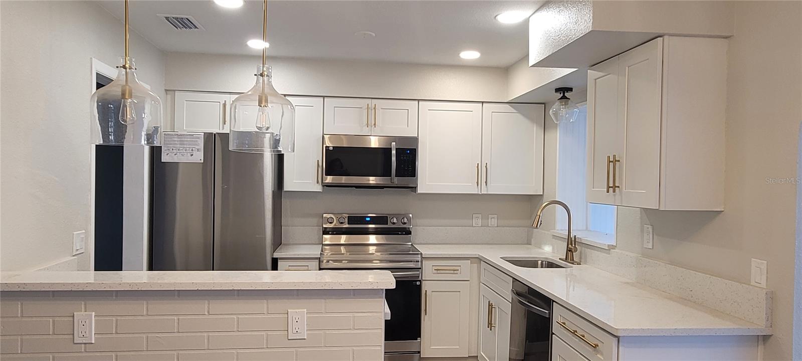 OAKHURST GROVES 1ST ADD - Residential Lease