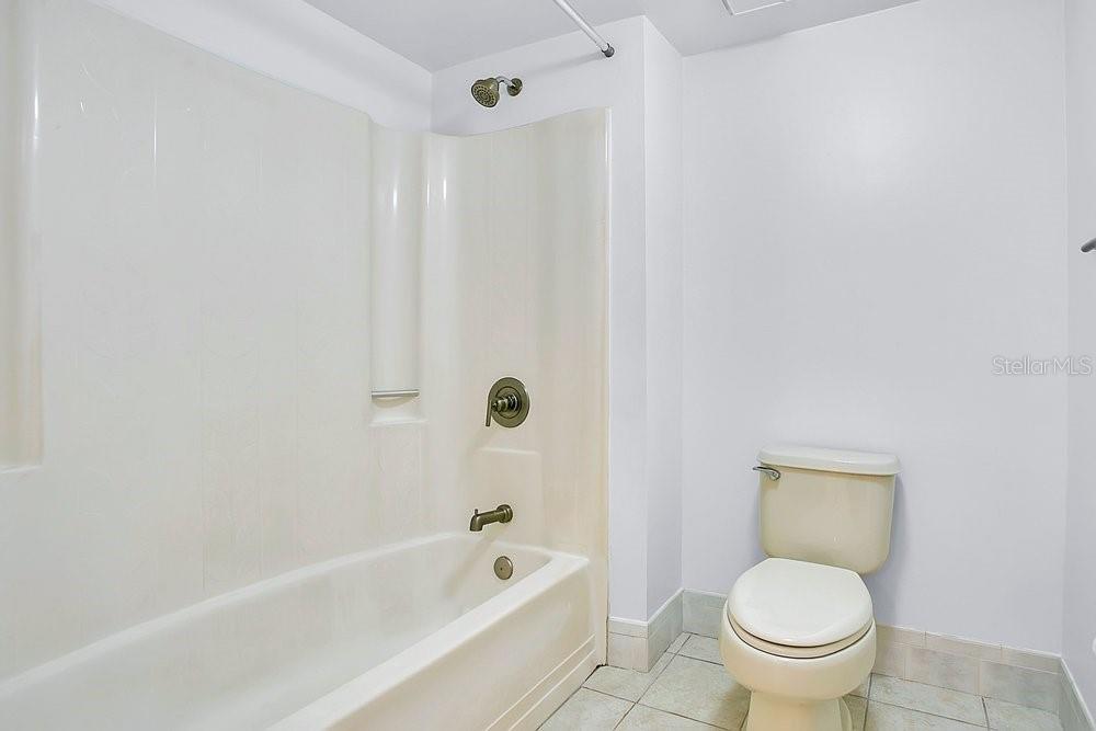 TANGLEWOOD AT SUNTREE CNTRY CLUB CONDO PH I - Residential