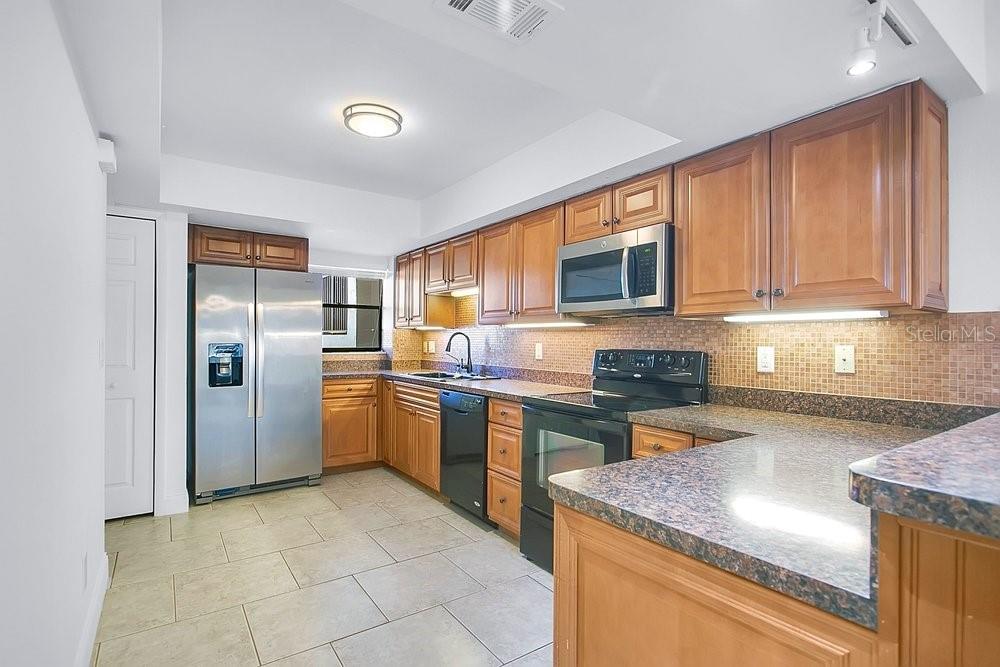 TANGLEWOOD AT SUNTREE CNTRY CLUB CONDO PH I - Residential