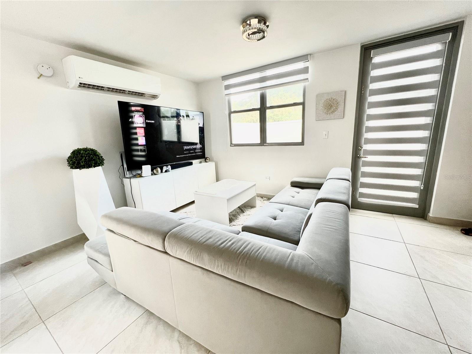 J-26 URB.VISTAS DE SAN JOSE