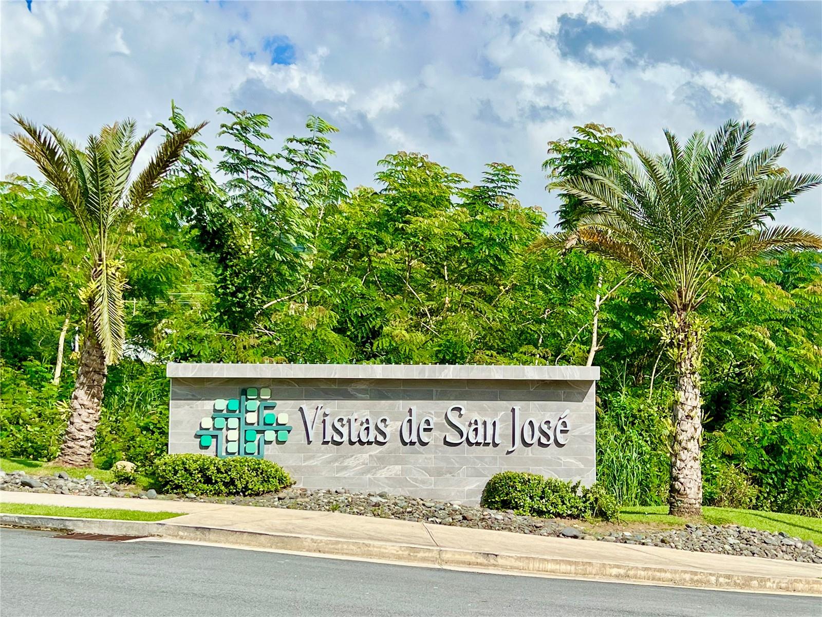 J-26 URB.VISTAS DE SAN JOSE