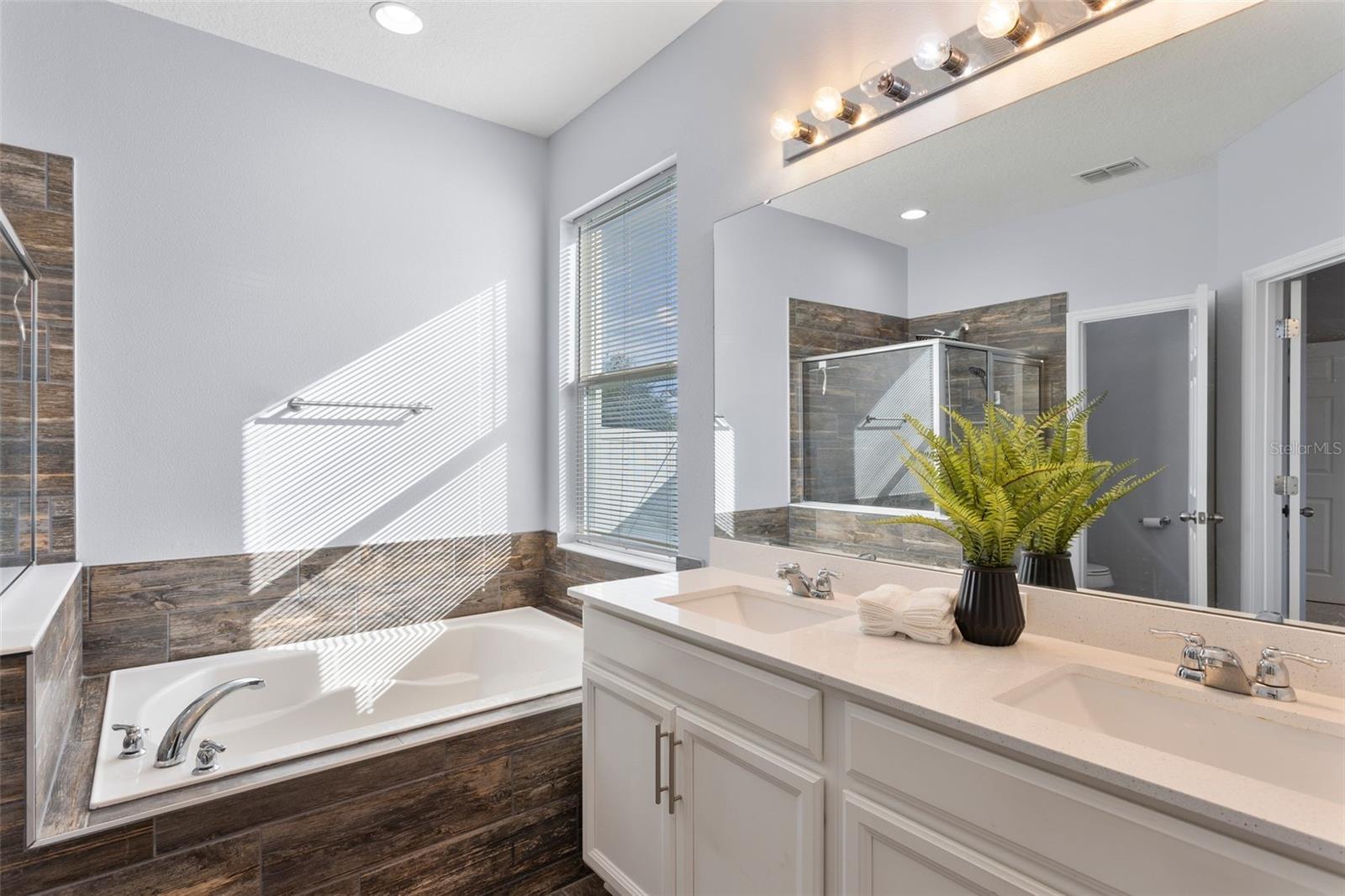 CLEAR LAKE LNDG - Residential