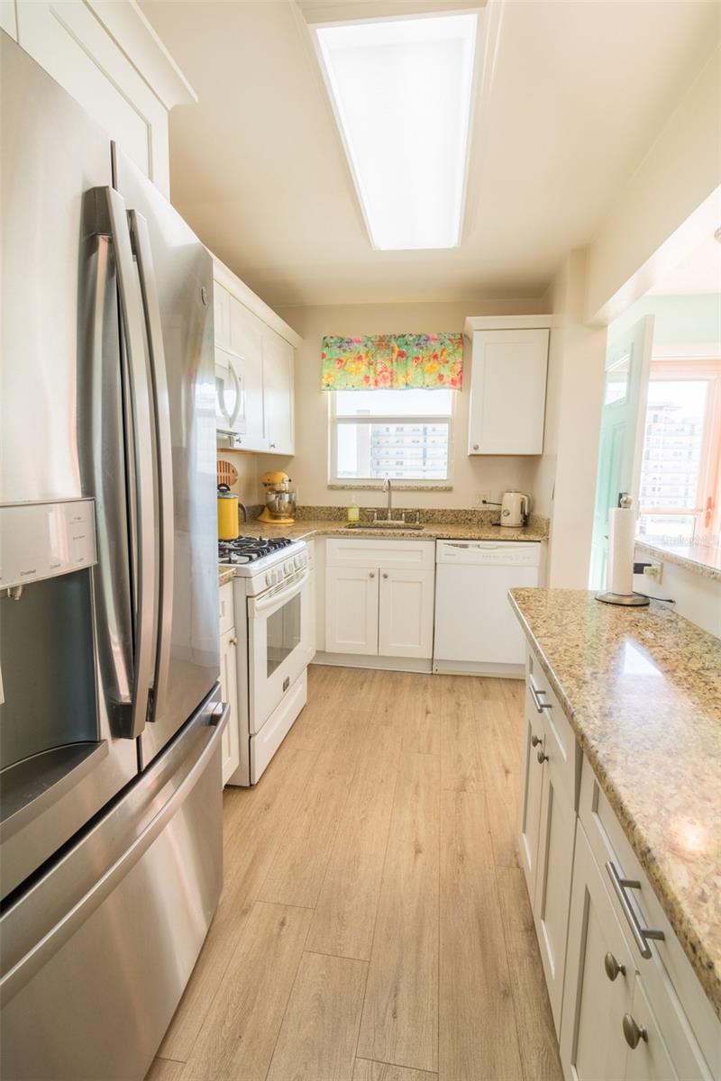 6025 SHORE BOULEVARD S 611