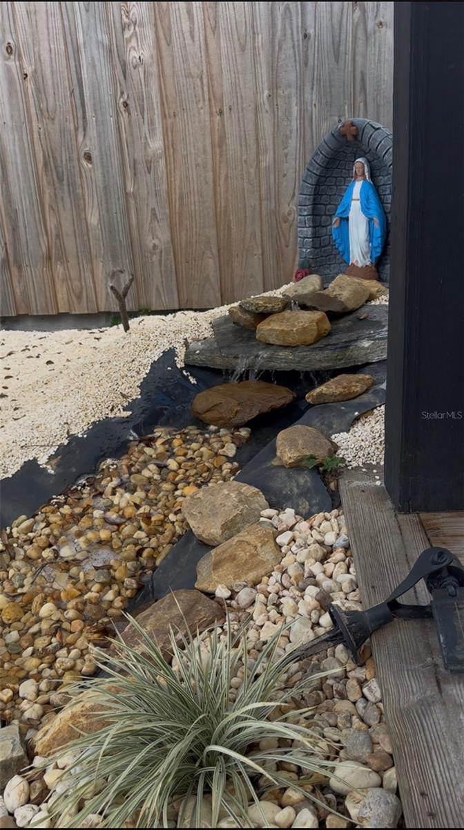 HICKORY HILL RETREATS UNIT 03 - Residential