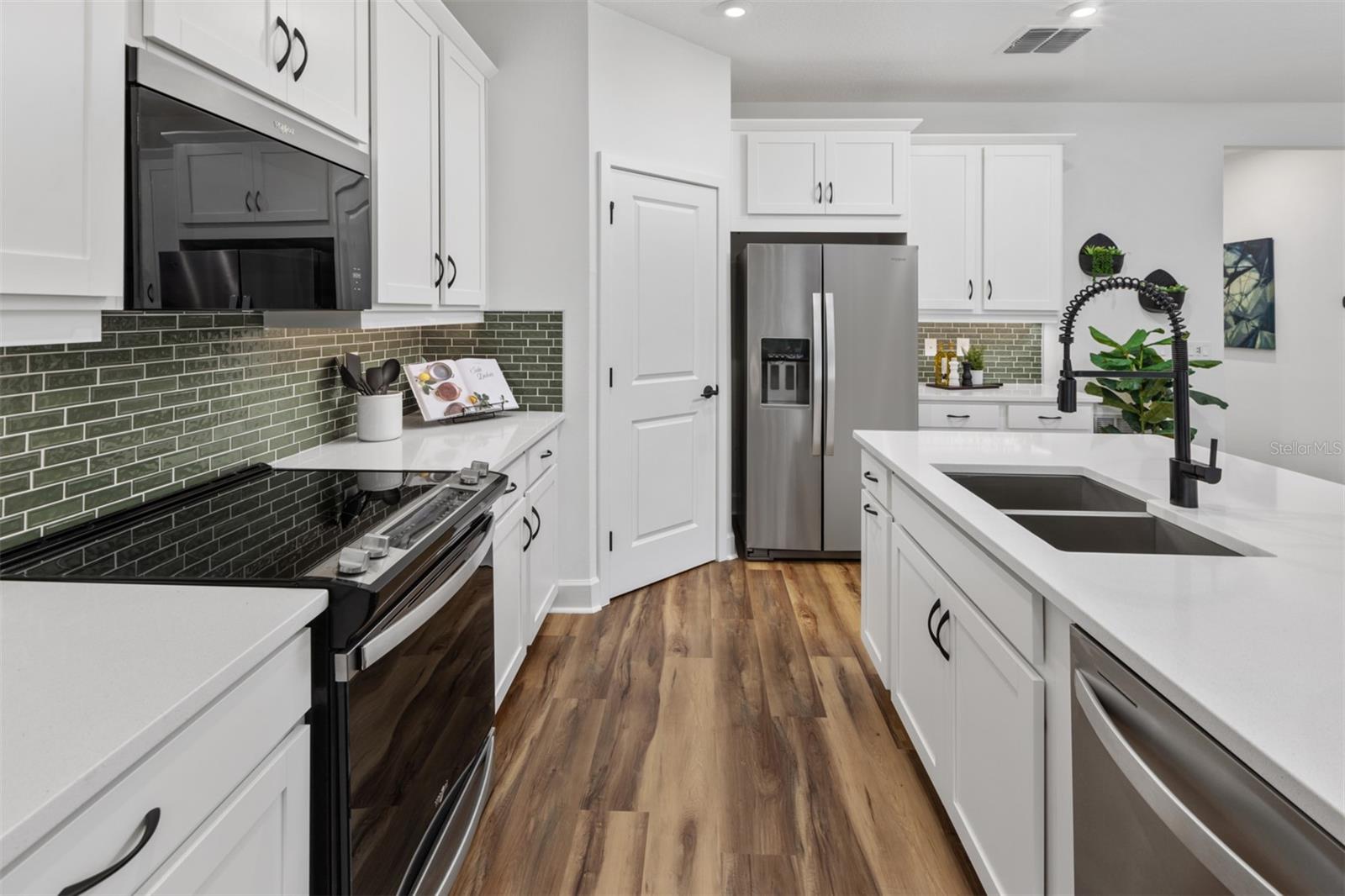 RAINWOOD - Residential