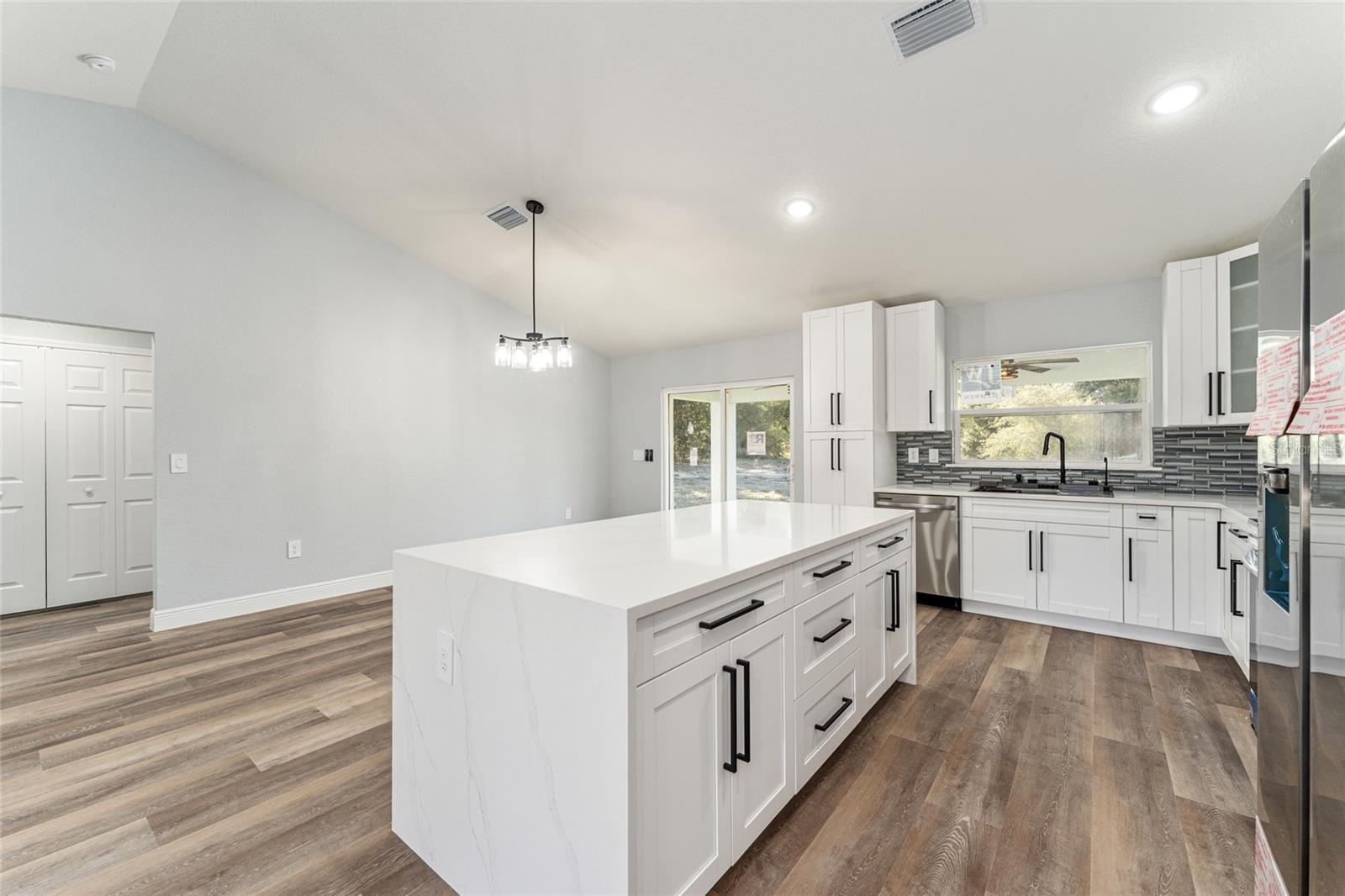 RAINBOW LAKES ESTATE - Residential