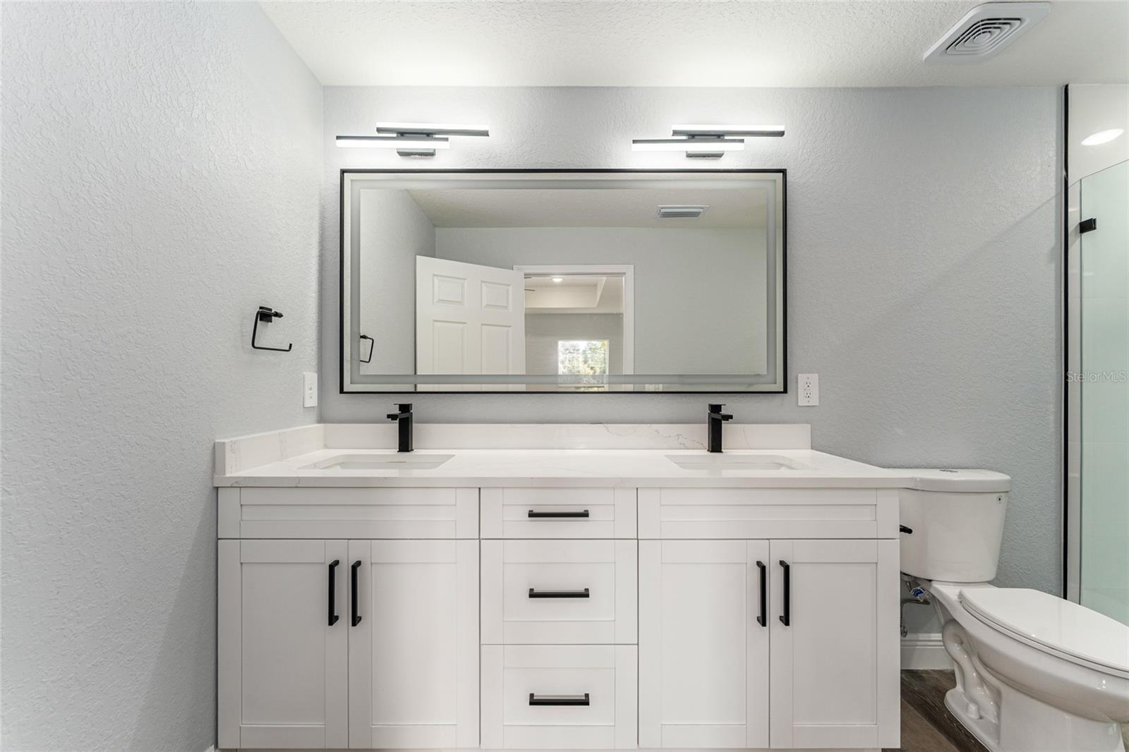 RAINBOW LAKES ESTATE - Residential