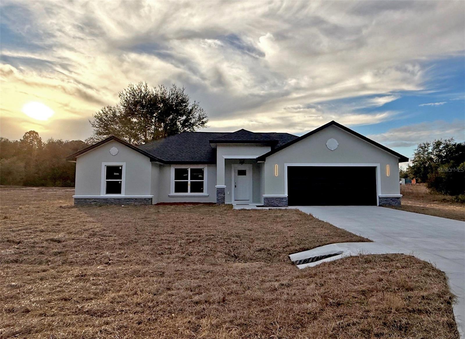 RAINBOW LAKES ESTATE - Residential
