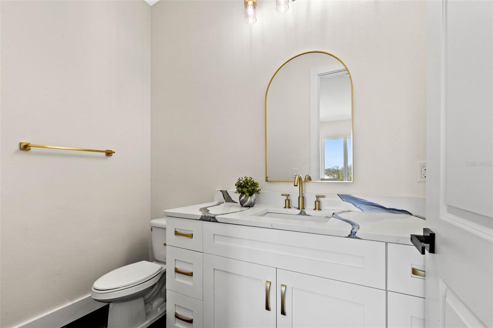 WILLOW TERRACE TWNHMS 8 - Residential Lease