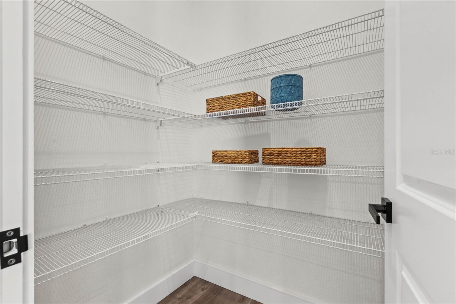 WILLOW TERRACE TWNHMS 8 - Residential Lease