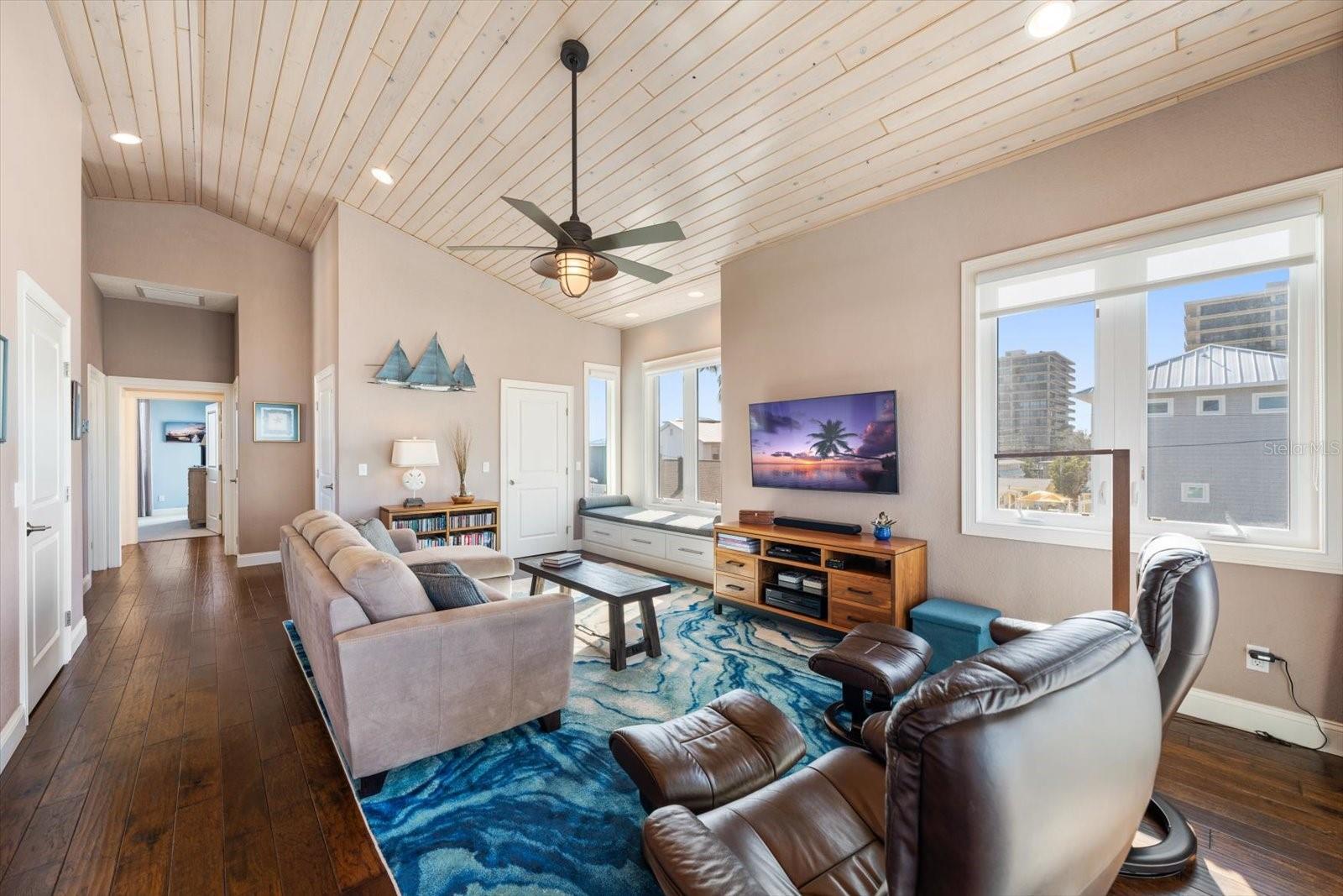 PENGUIN CABANA SUB - Residential