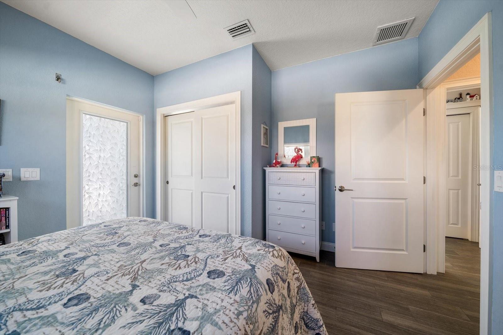 PENGUIN CABANA SUB - Residential