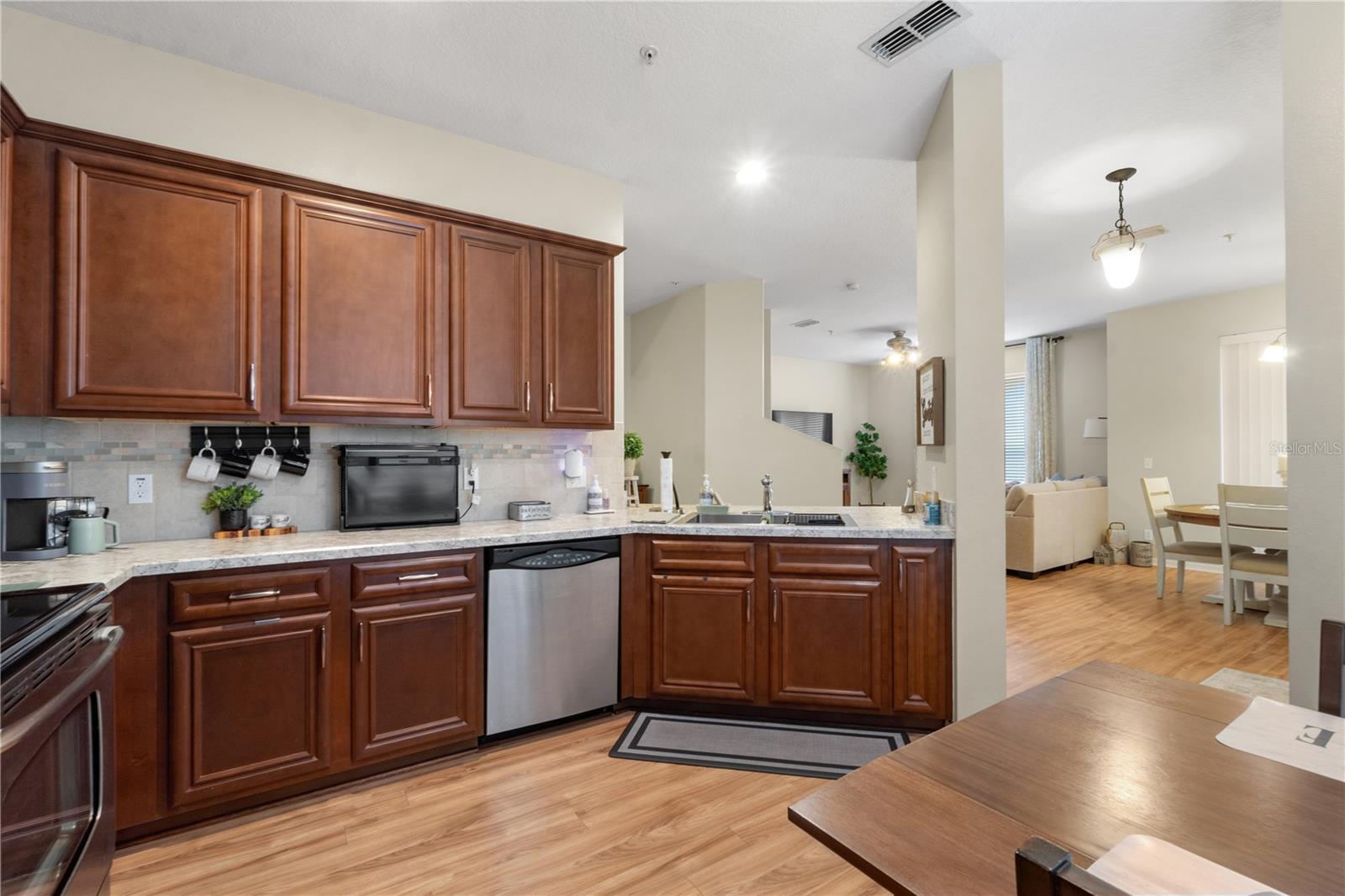 TUCKER OAKS - Residential