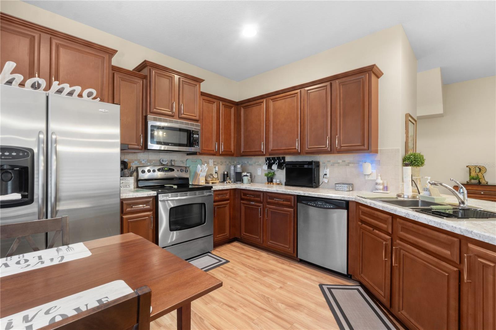 TUCKER OAKS - Residential