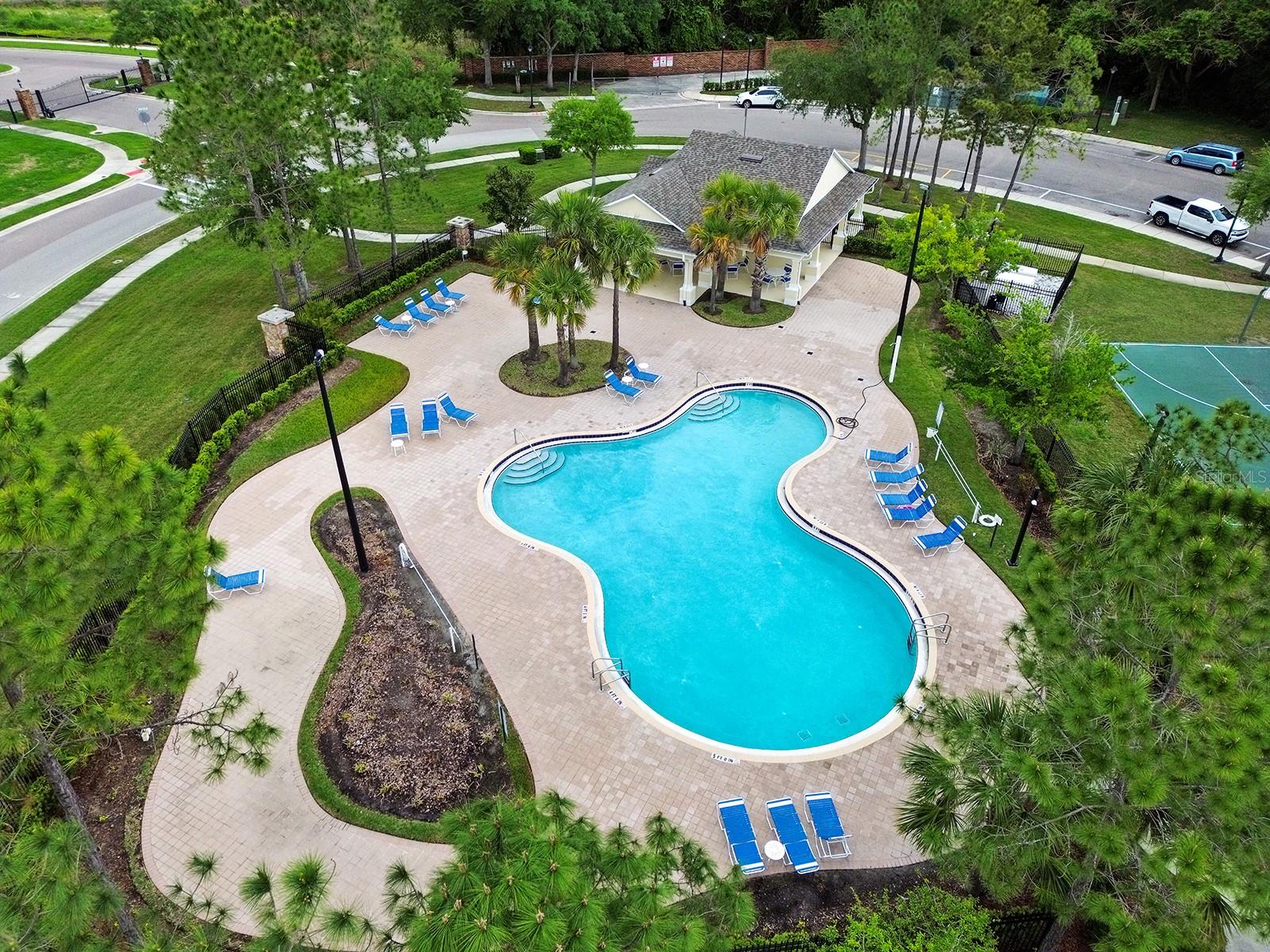 TUCKER OAKS - Residential