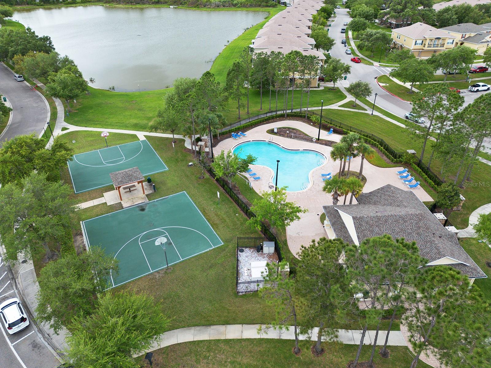 TUCKER OAKS - Residential