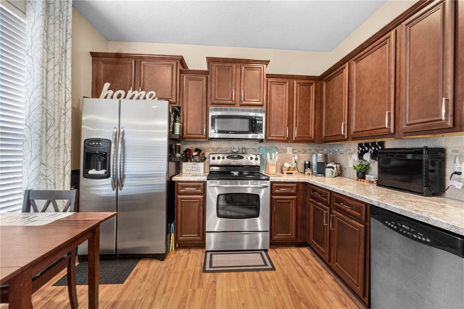 TUCKER OAKS - Residential