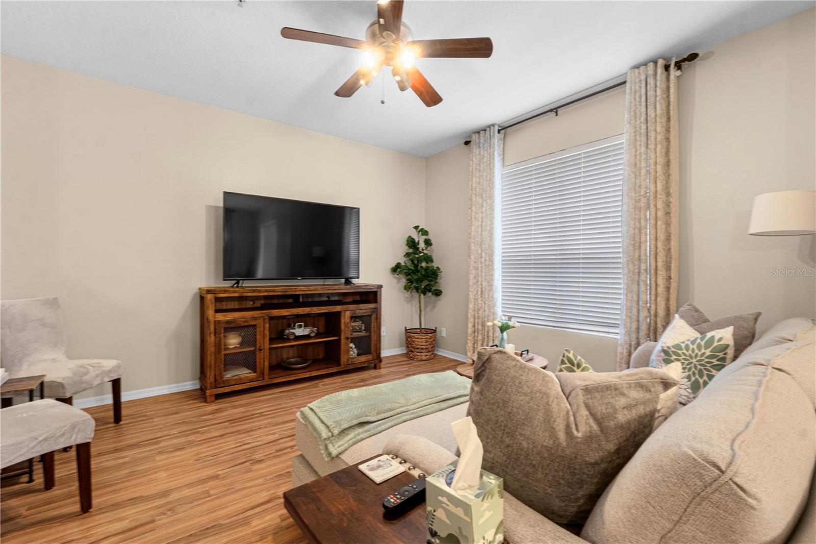 TUCKER OAKS - Residential